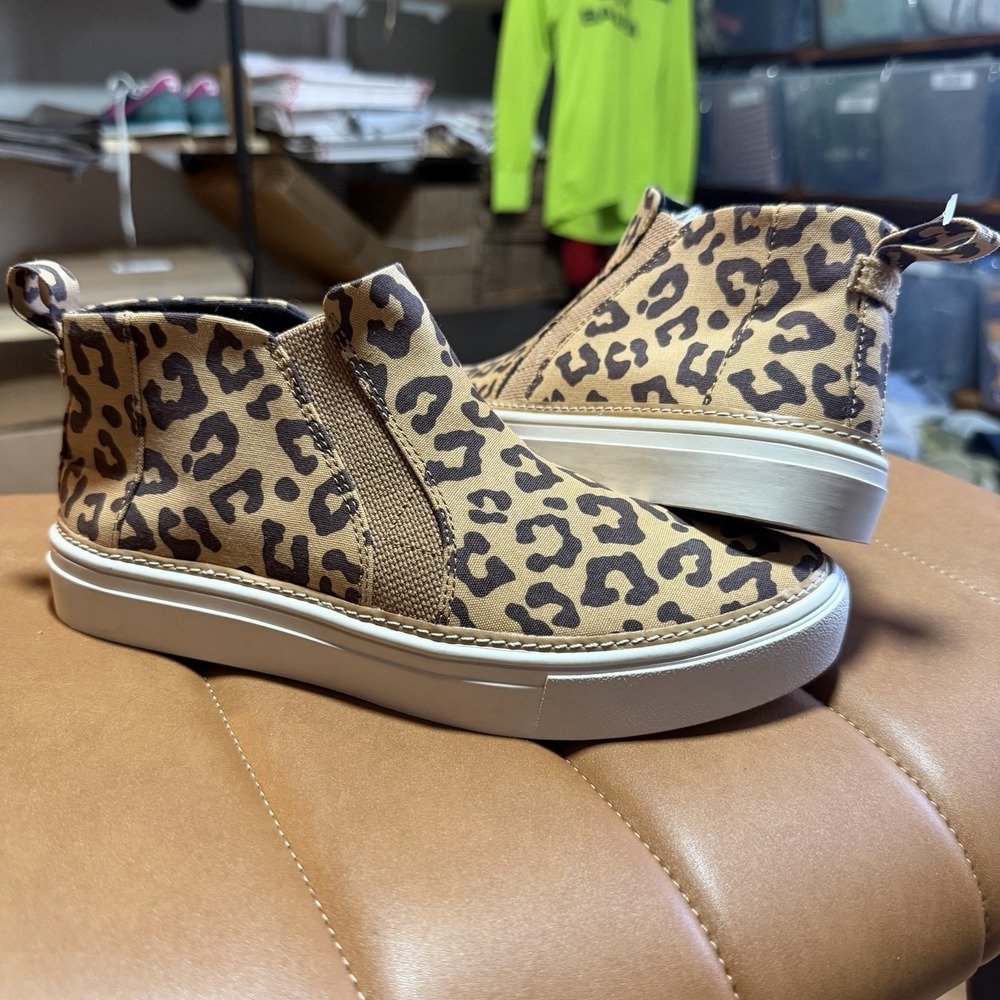 NEW TOMS Bryce Doe Womens Size 5 Leopard Print Canvas Slip On Bootie Comfort